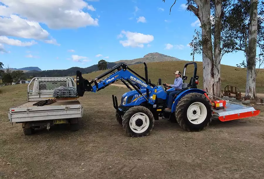 NEW HOLLAND TT3.50 TRACTOR NEW HOLLAND TT3.50 TRACTOR